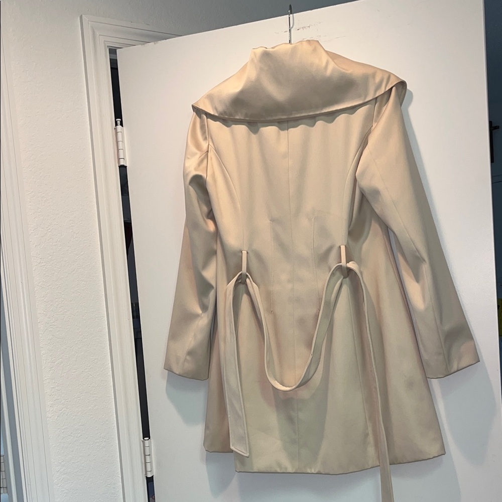 TAHARI Trench Coat Water Repellent Cream Woman’s Size 6 - Picture 4 of 16